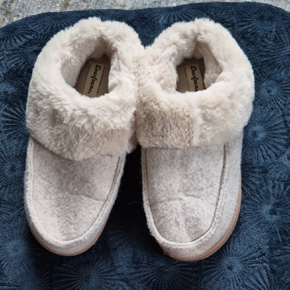Dearfoams Women's Cream Faux-Fur Clog Slippers